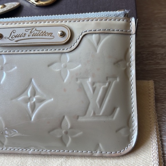 Louis Vuitton Poudre Monogram Vernis Pochette Cles Key and Change Holder Beige - Picture 4 of 17